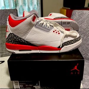 Jordan fire red 3s